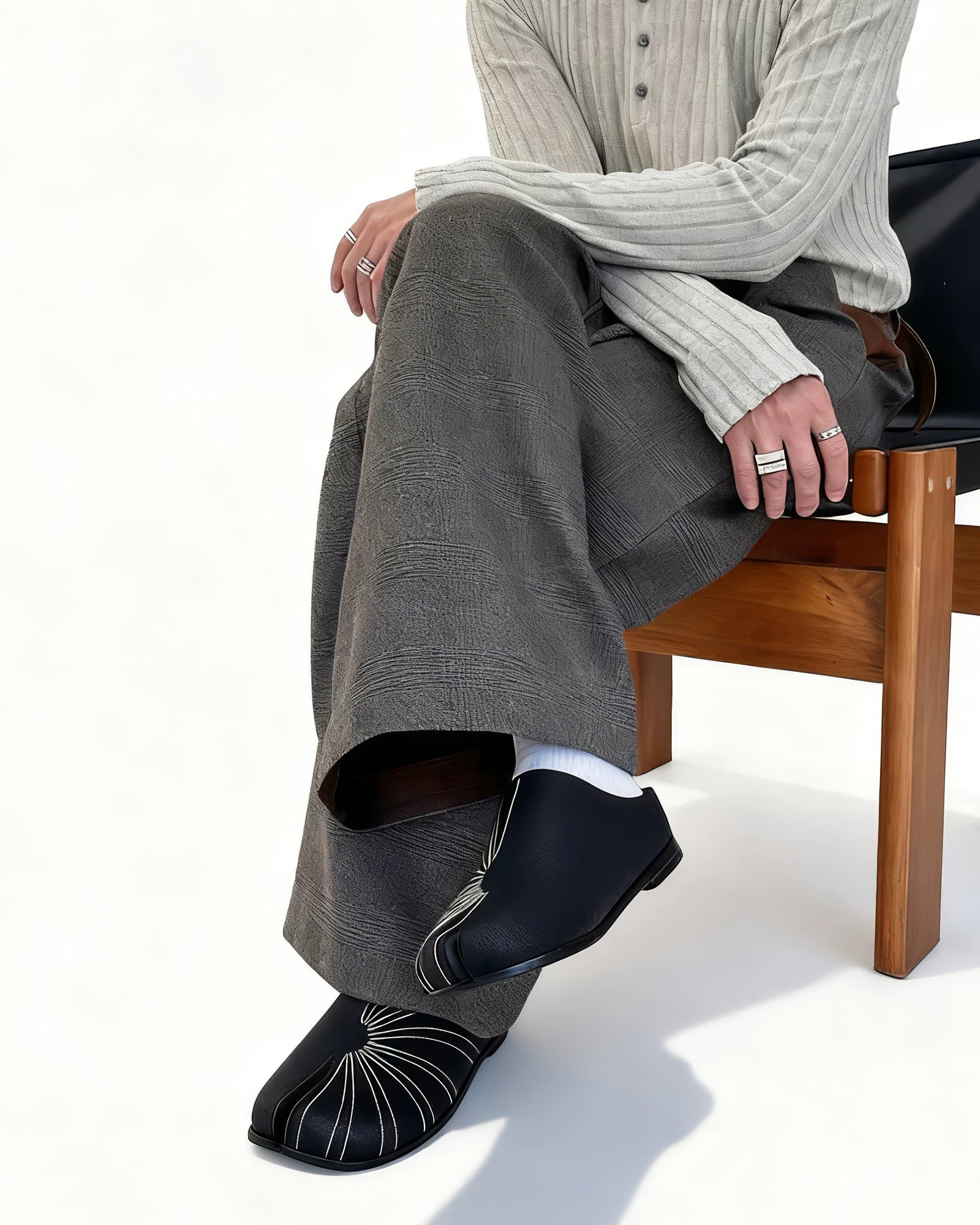 Sun Embroidered Tabi Mule Flats