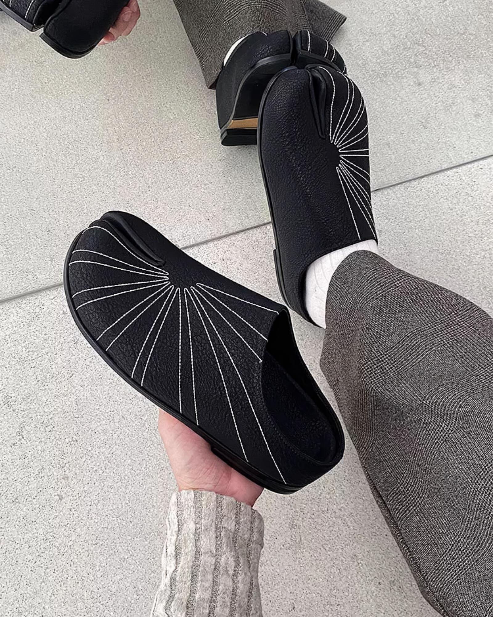 Sun Embroidered Tabi Mule Flats