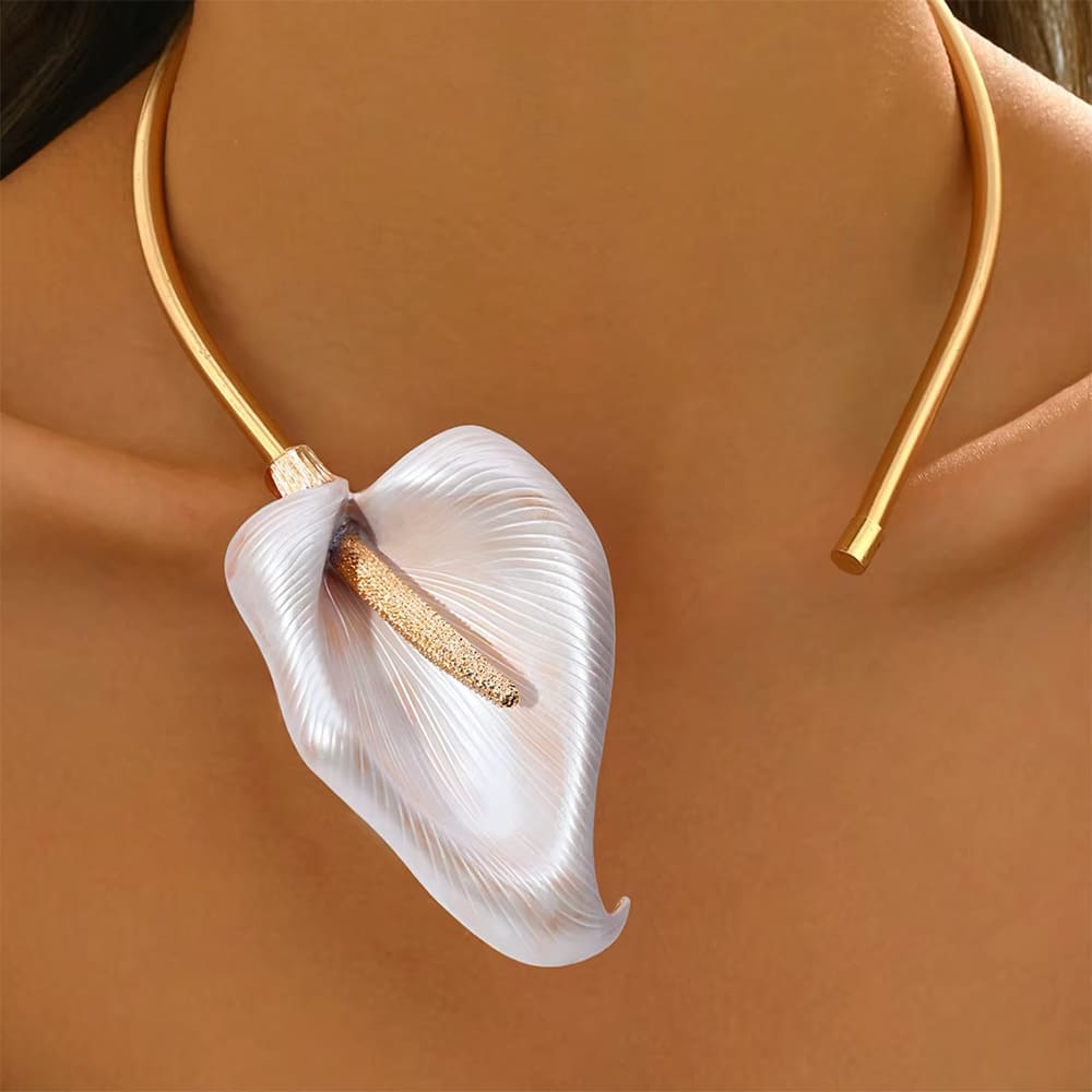 Lily Flower Choker Necklace