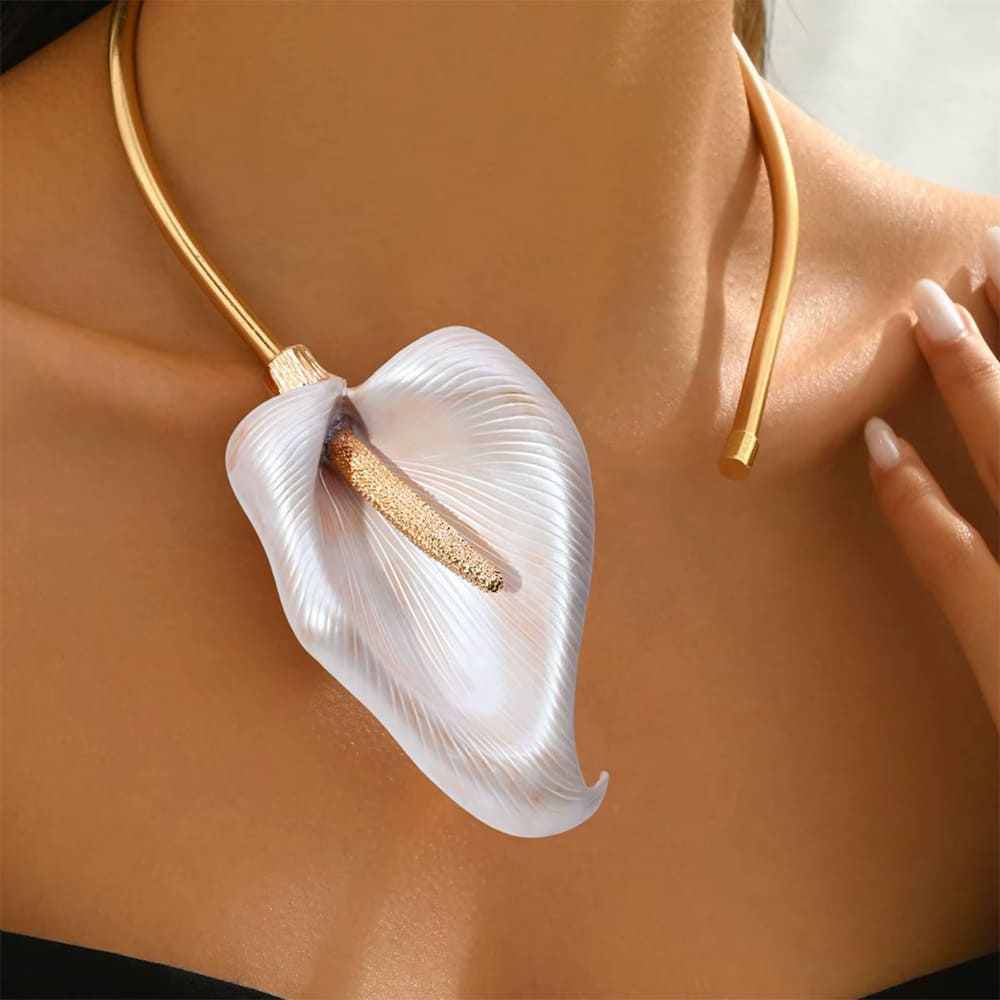 Lily Flower Choker Necklace