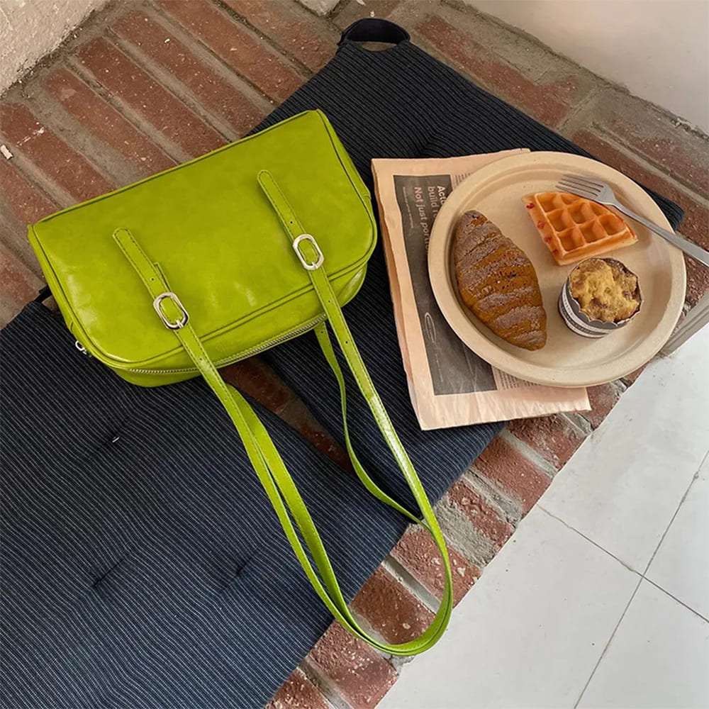 Minimalist Style Shoulder Bag in Green