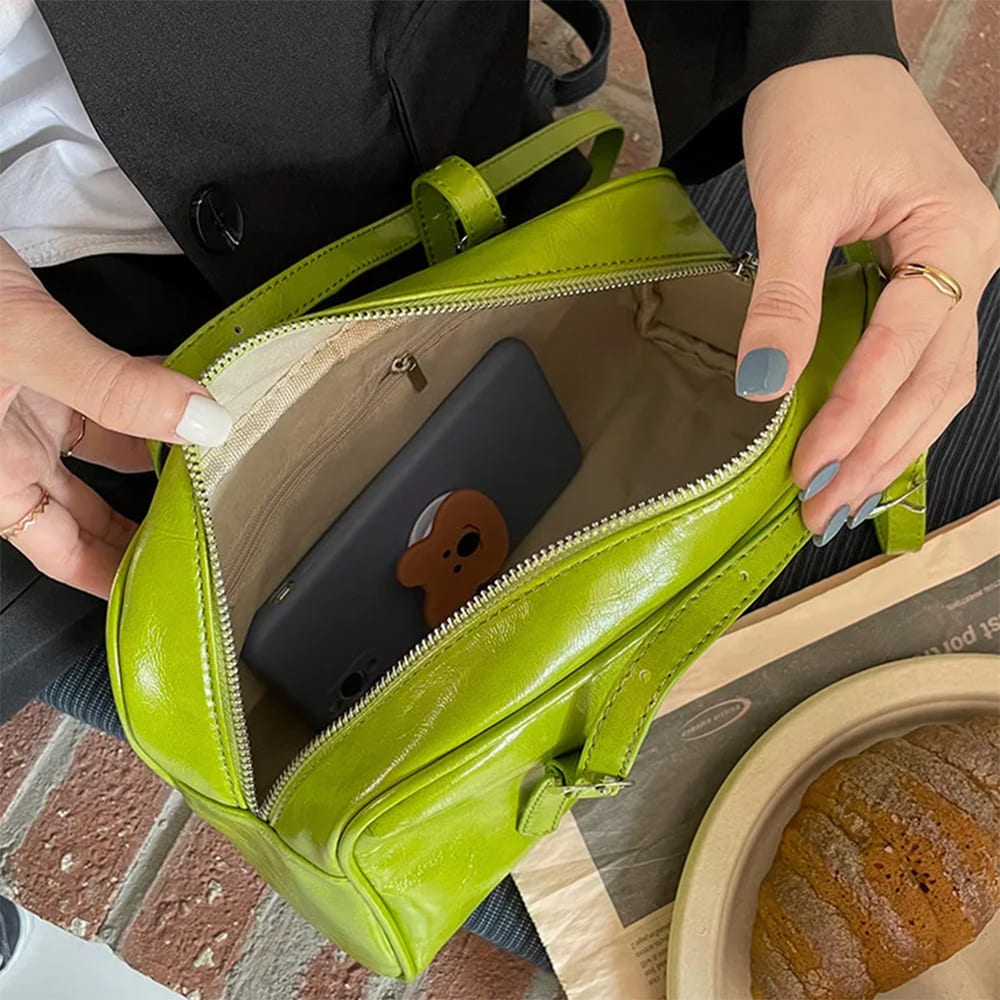 Minimalist Style Shoulder Bag in Green