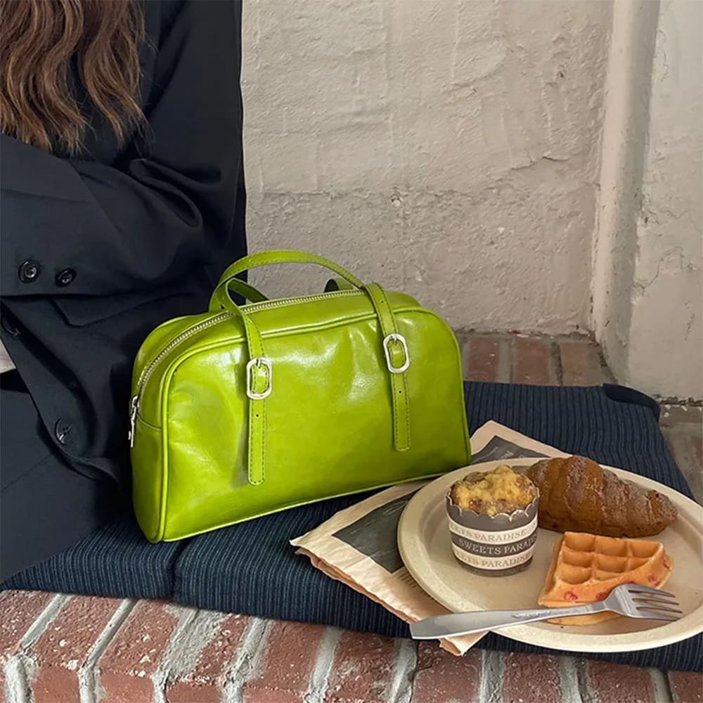 Minimalist Style Shoulder Bag in Green