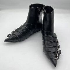 Paris Meeting Pointed Toe Buckle Boots