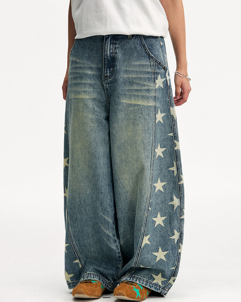 Star Print Barrel Jeans
